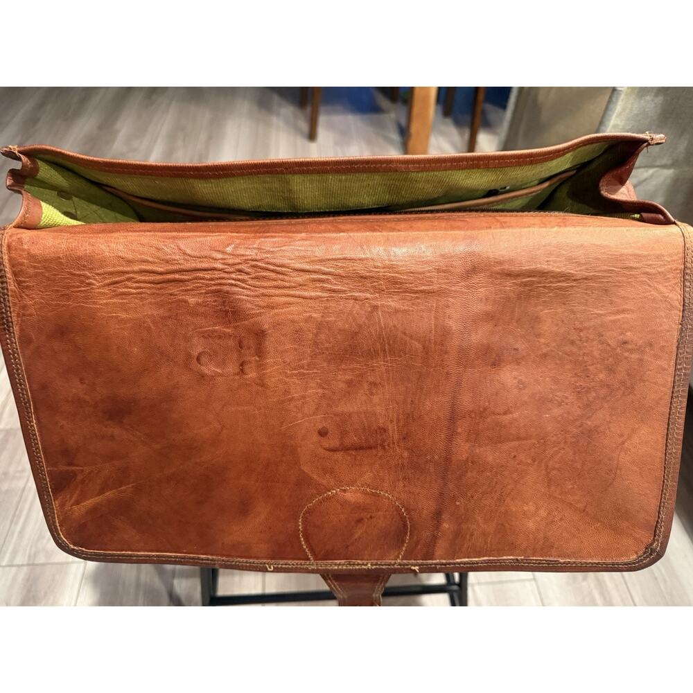 Men's Brown Messenger Bag Buckle Closure Crossbody Strap Lined Pockets - Picture 7 of 13